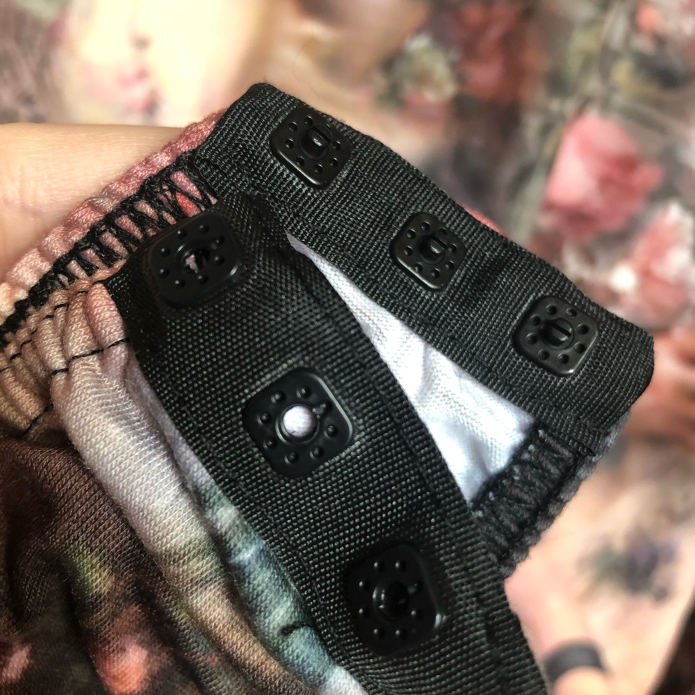 PrettyLittleThing mock neck long sleeve bodysuit - Picture 6 of 6
